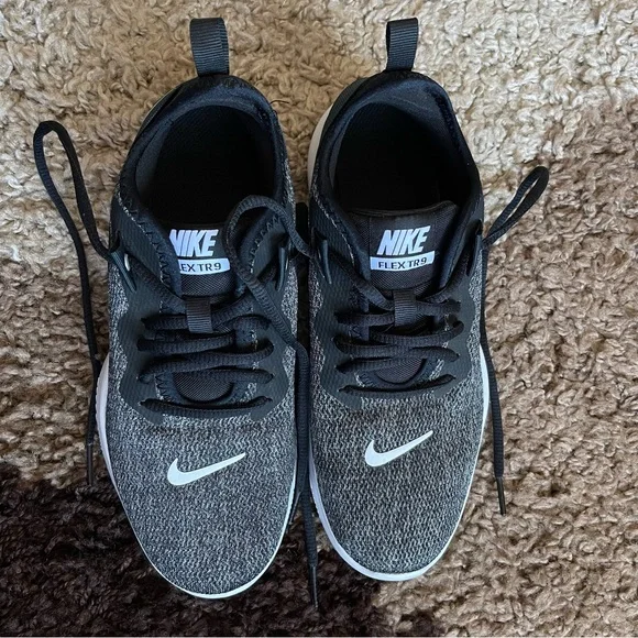 Nike Women's Flex Trainer 9 Sneaker Sz 6.5 In Black/White - Picture 8 of 11